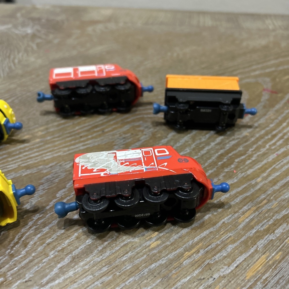 Lot of 5 Chuggington Trains Railway Wilson Brewster Mtambo Wagon Toy Set - Picture 4 of 6